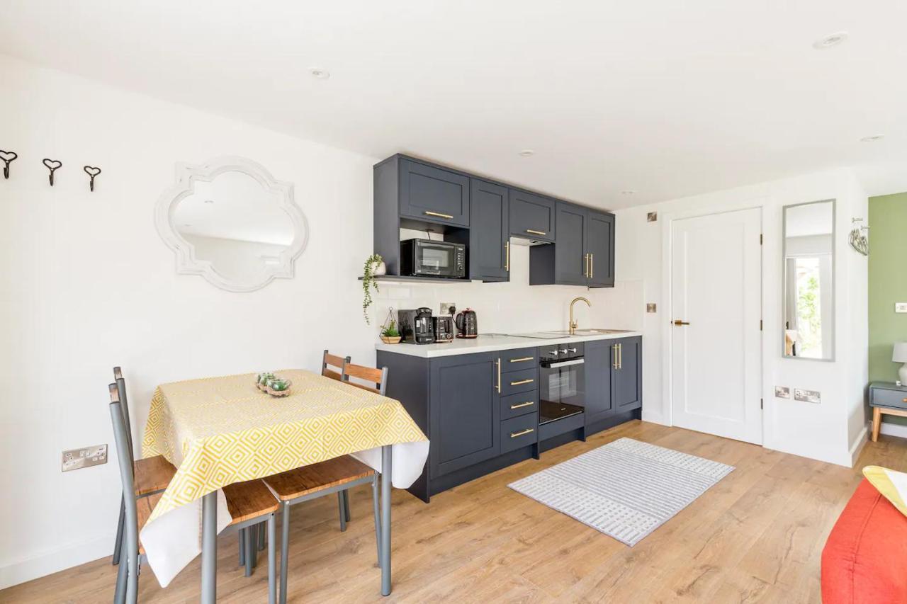 Charming Chester Studio With Private Garden & Free Parking 外观 照片