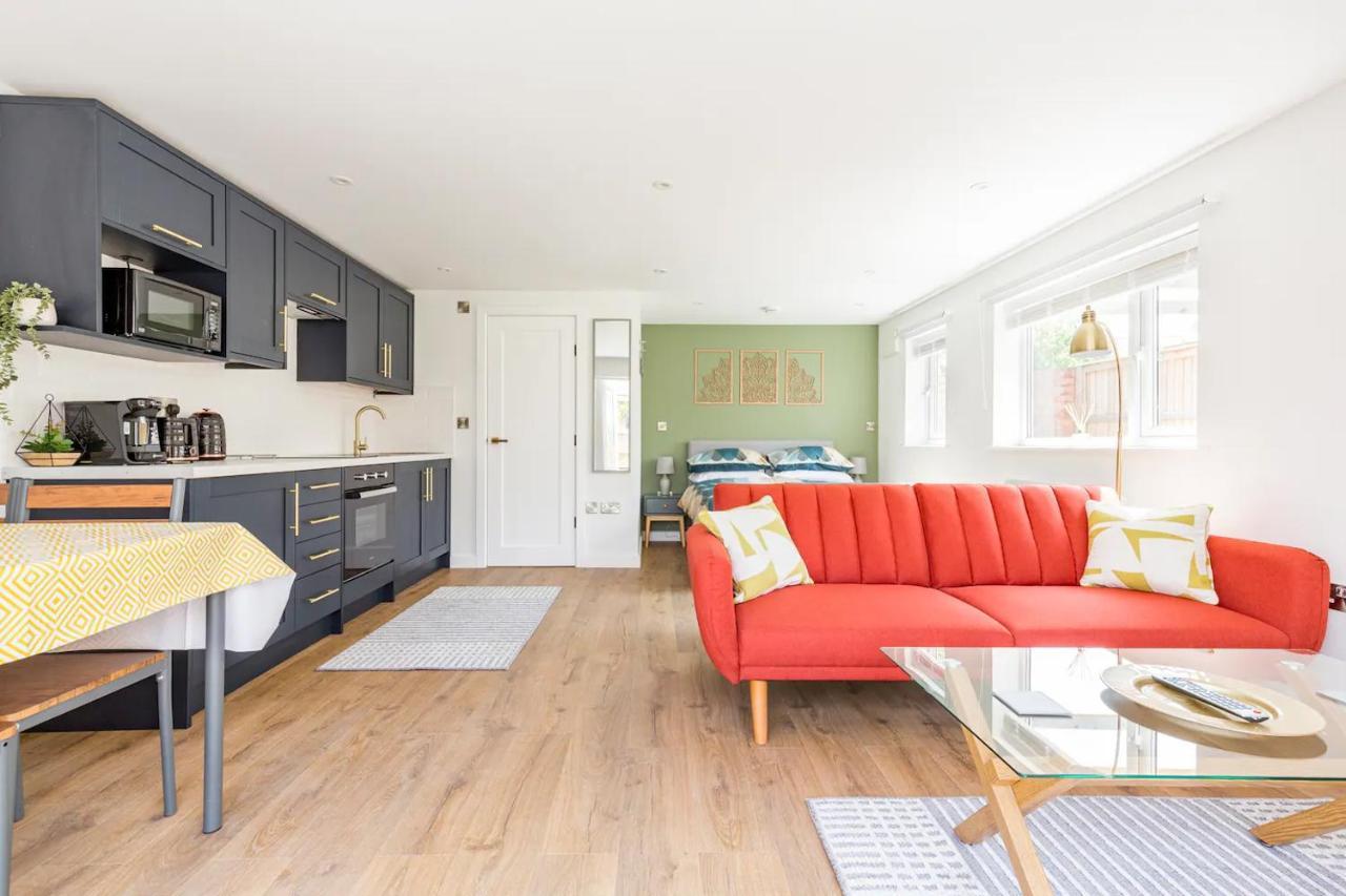 Charming Chester Studio With Private Garden & Free Parking 外观 照片