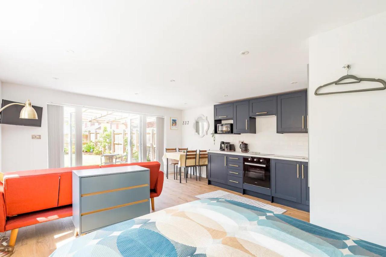 Charming Chester Studio With Private Garden & Free Parking 外观 照片